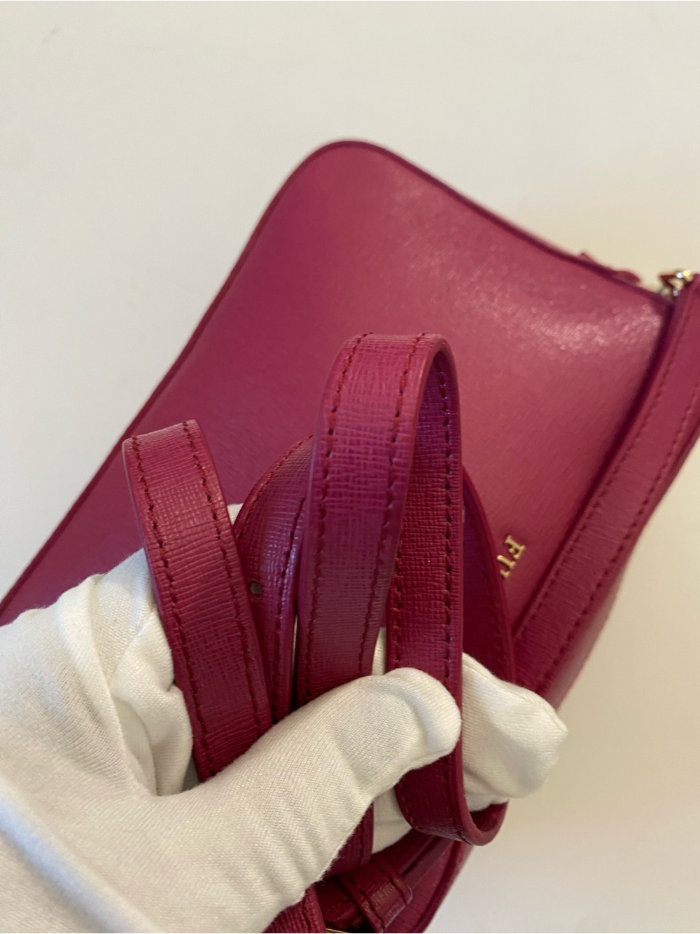 Furla Lilli Crossbody bag and gold-tone hardware ๐. LNC Limited Edition - Picture 7 of 8